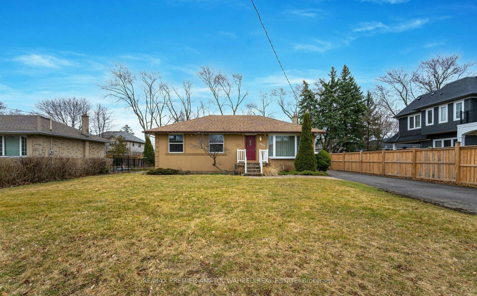 2036 Constance Drive, Oakville, ON, L6J 2V5
