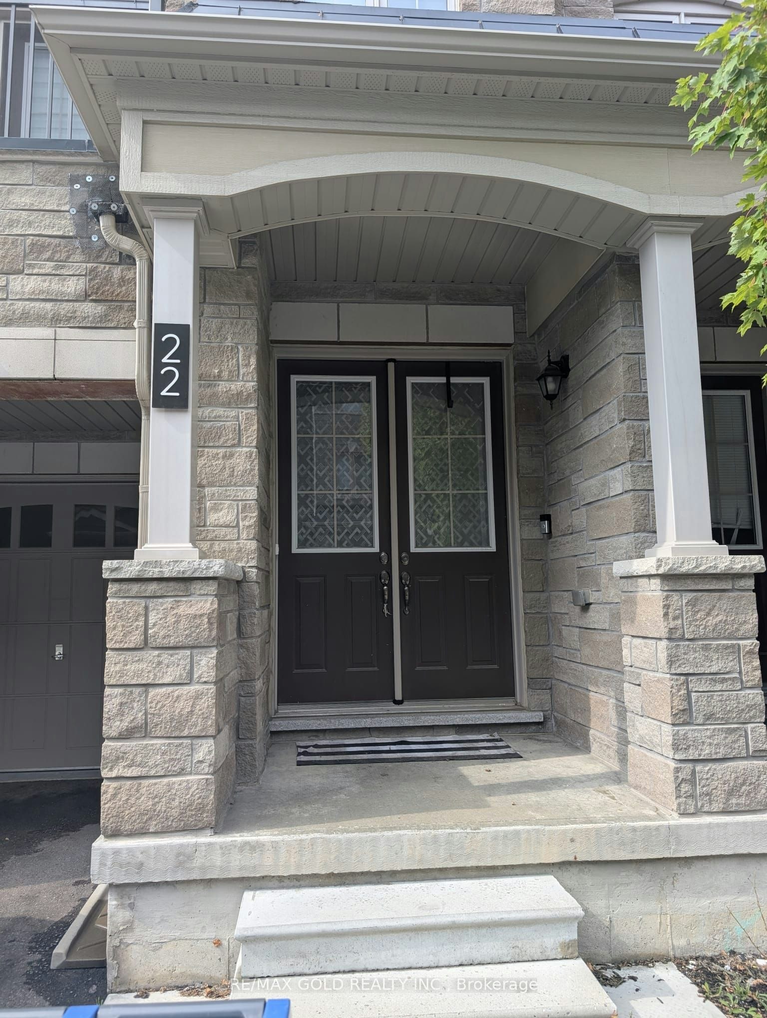 22 Faye Street, Brampton, ON, L6P 4M9