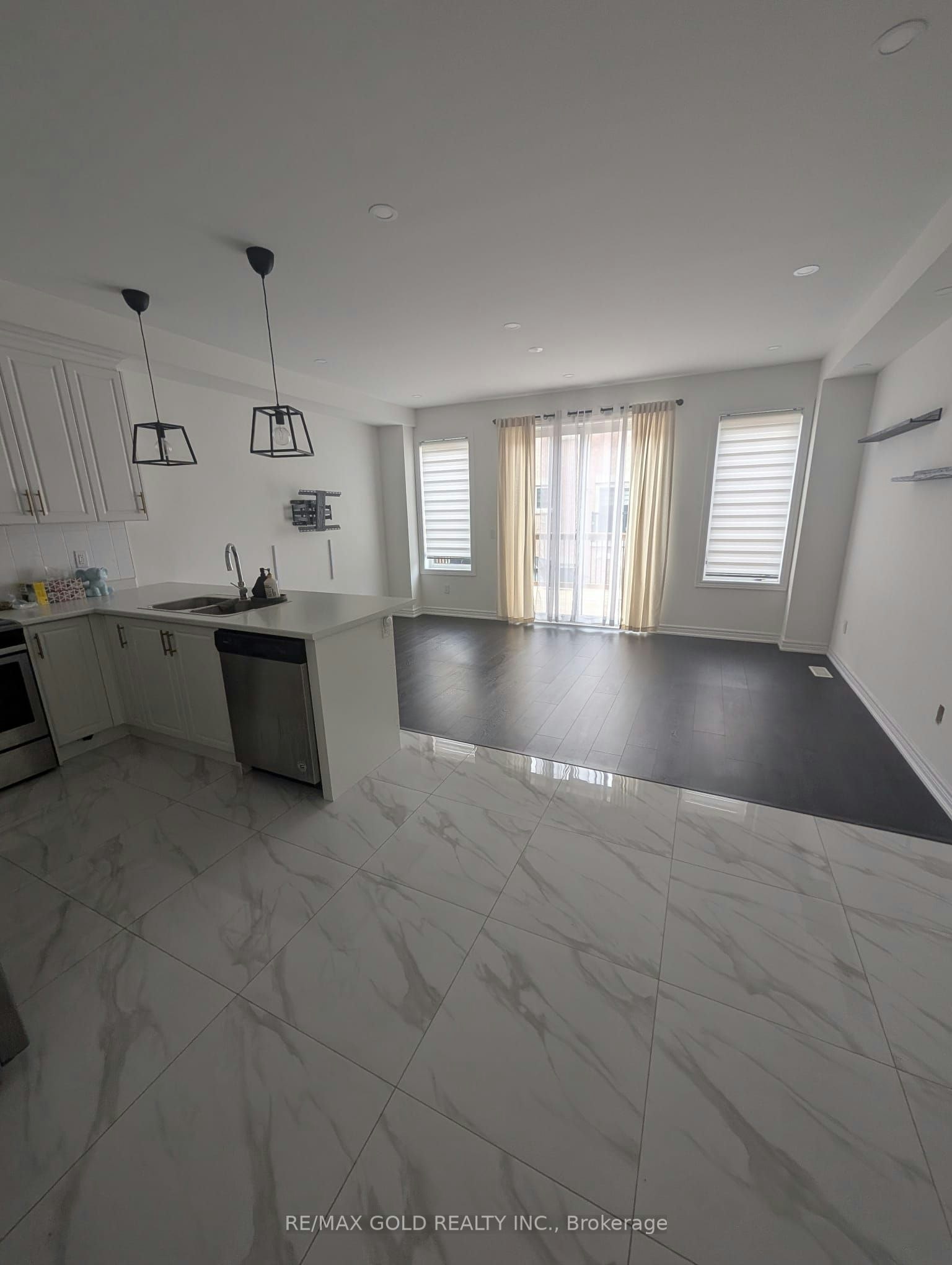 22 Faye Street, Brampton, ON, L6P 4M9 - 9