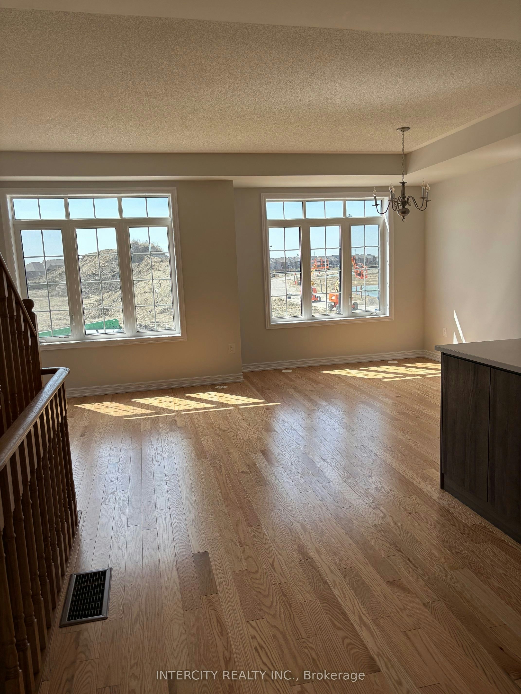 321 Inspire Boulevard, Brampton, ON, L6R 4E6 - 2