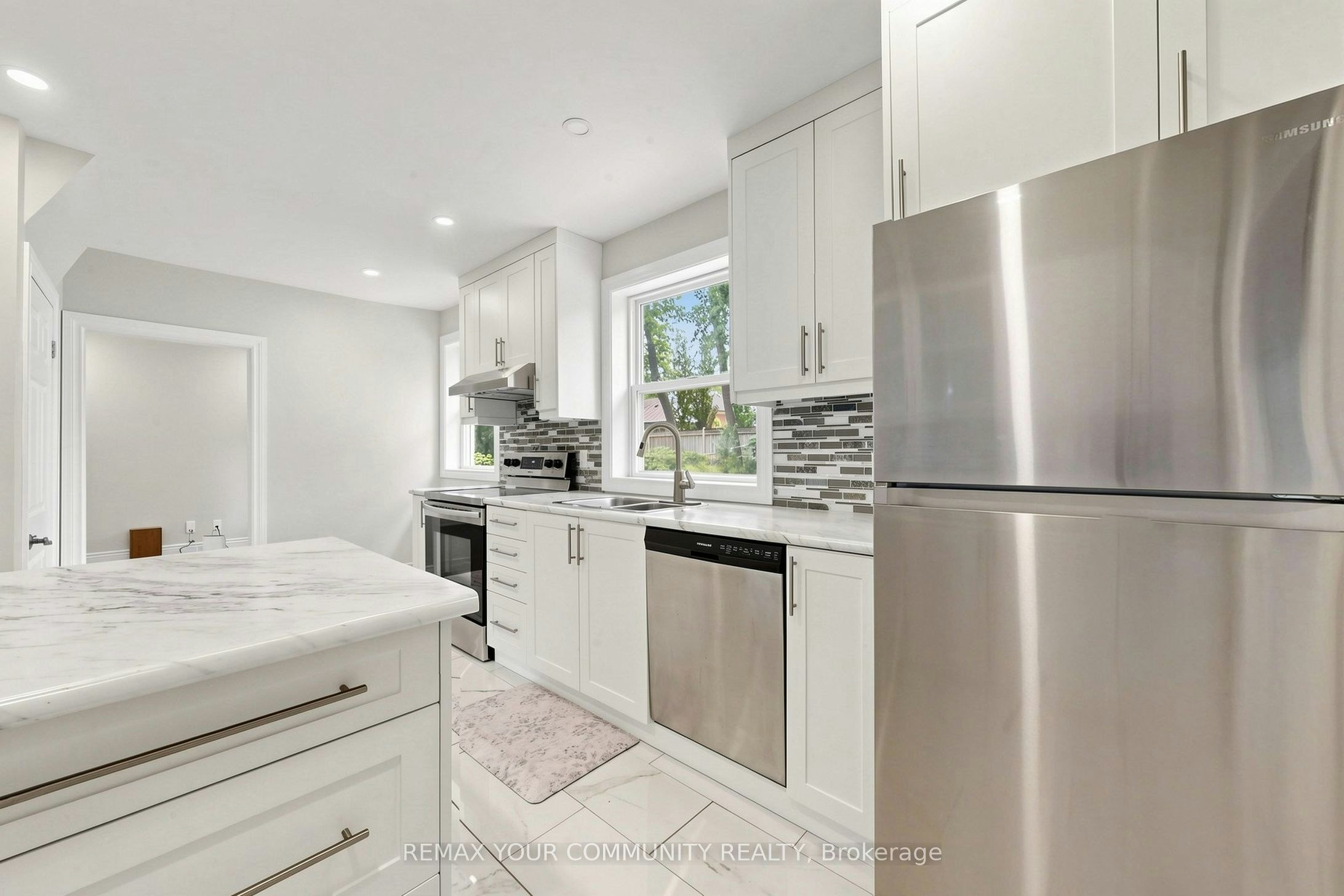 22 Havenridge Drive, Toronto, ON, M9P 3M4 - 11