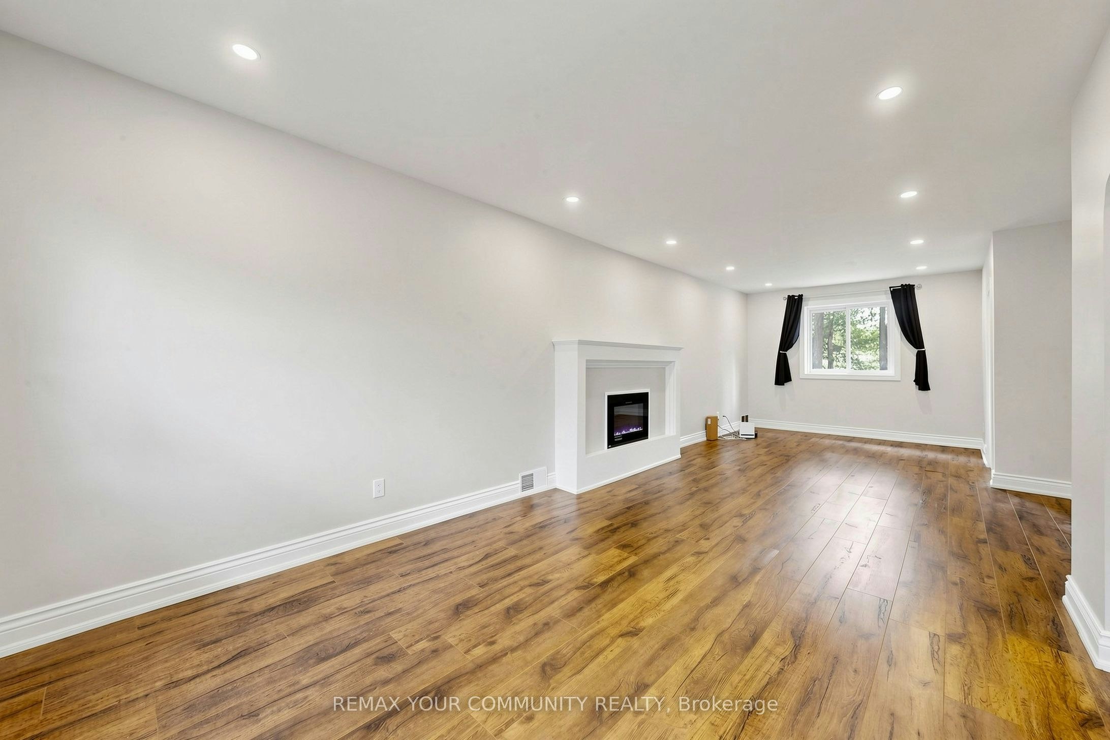 22 Havenridge Drive, Toronto, ON, M9P 3M4 - 6