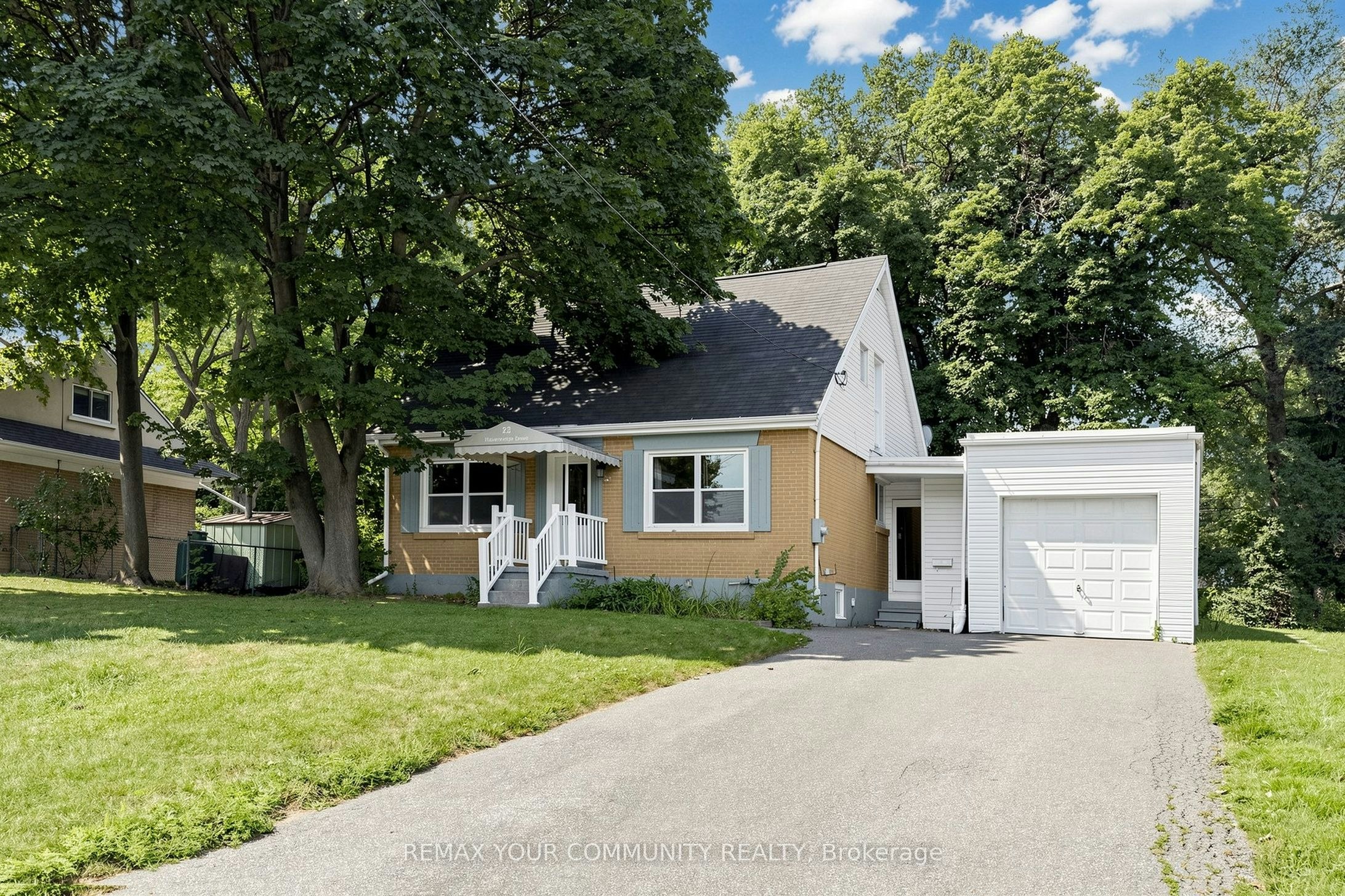 22 Havenridge Drive, Toronto, ON, M9P 3M4 - 2