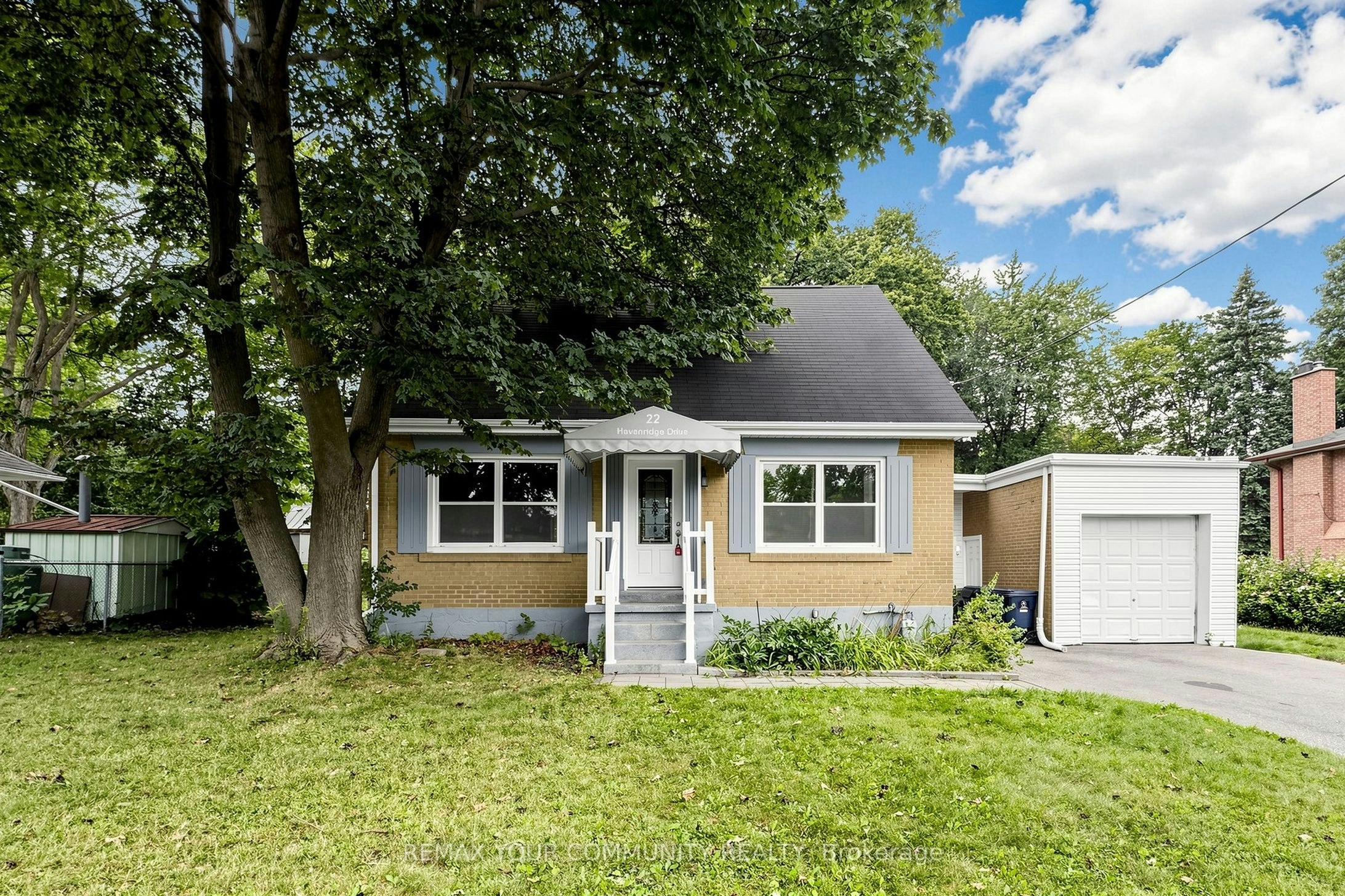 22 Havenridge Drive, Toronto, ON, M9P 3M4 - 3