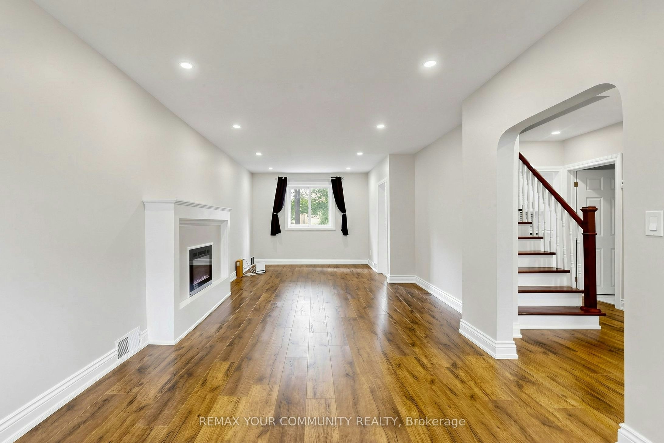 22 Havenridge Drive, Toronto, ON, M9P 3M4 - 7