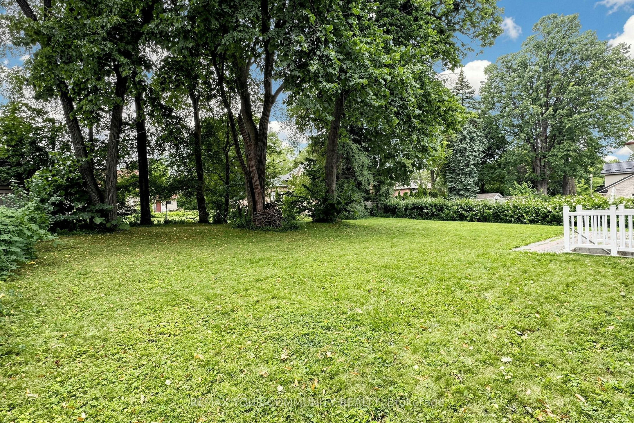 22 Havenridge Drive, Toronto, ON, M9P 3M4 - 33