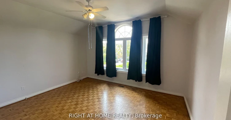 15 Agar Crescent, Toronto, ON, M9B 5A4 - 9