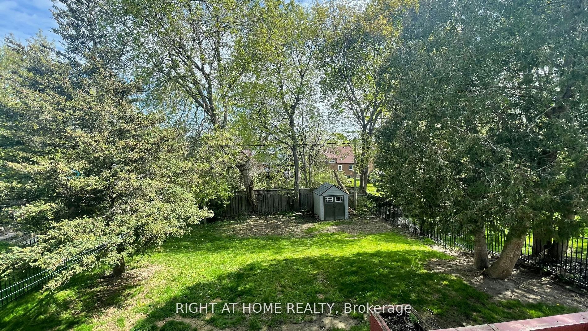 15 Agar Crescent, Toronto, ON, M9B 5A4 - 2