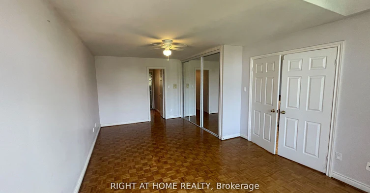 15 Agar Crescent, Toronto, ON, M9B 5A4 - 7
