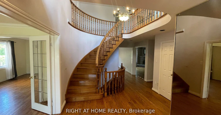 15 Agar Crescent, Toronto, ON, M9B 5A4 - 6
