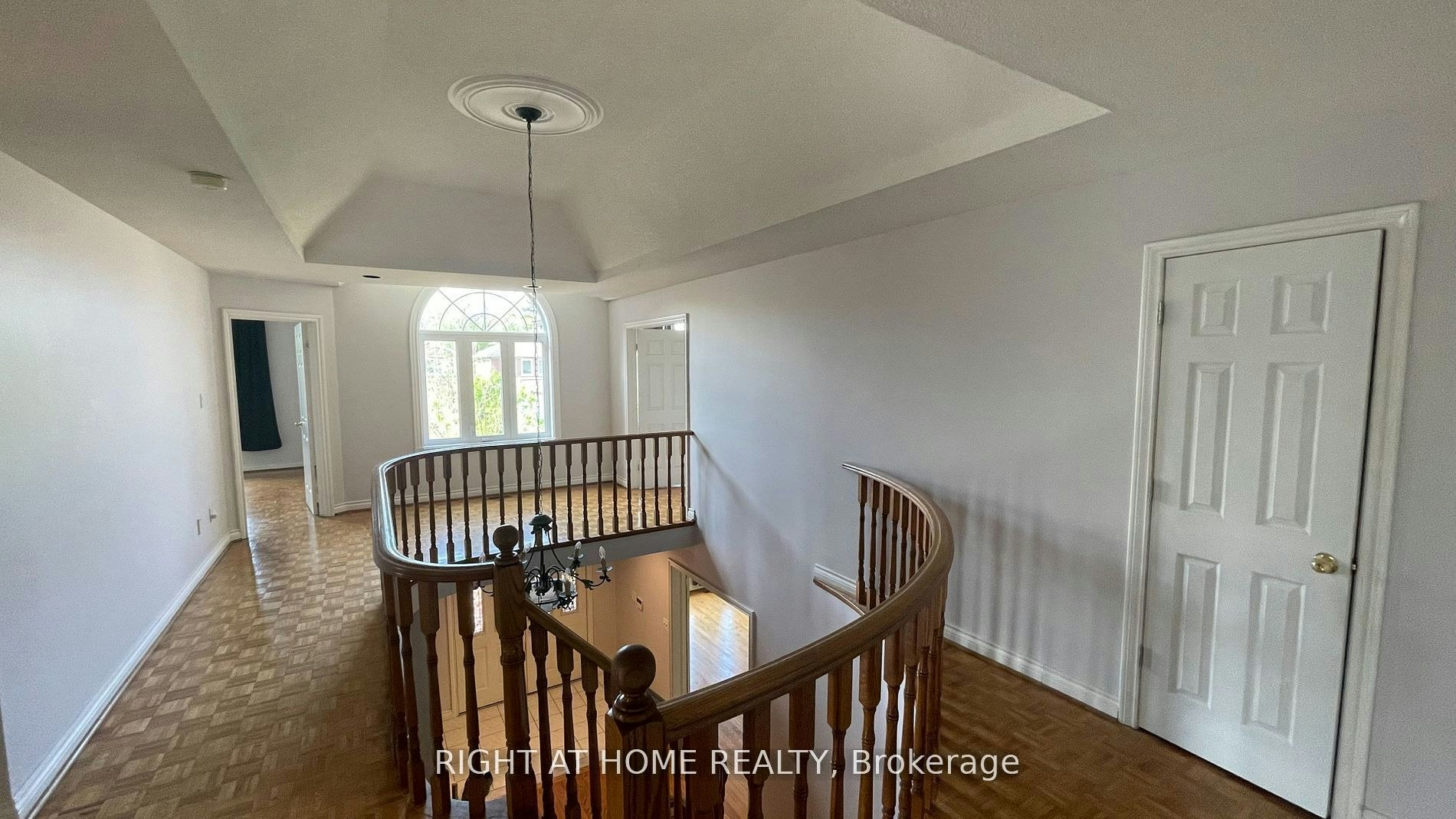 15 Agar Crescent, Toronto, ON, M9B 5A4 - 11