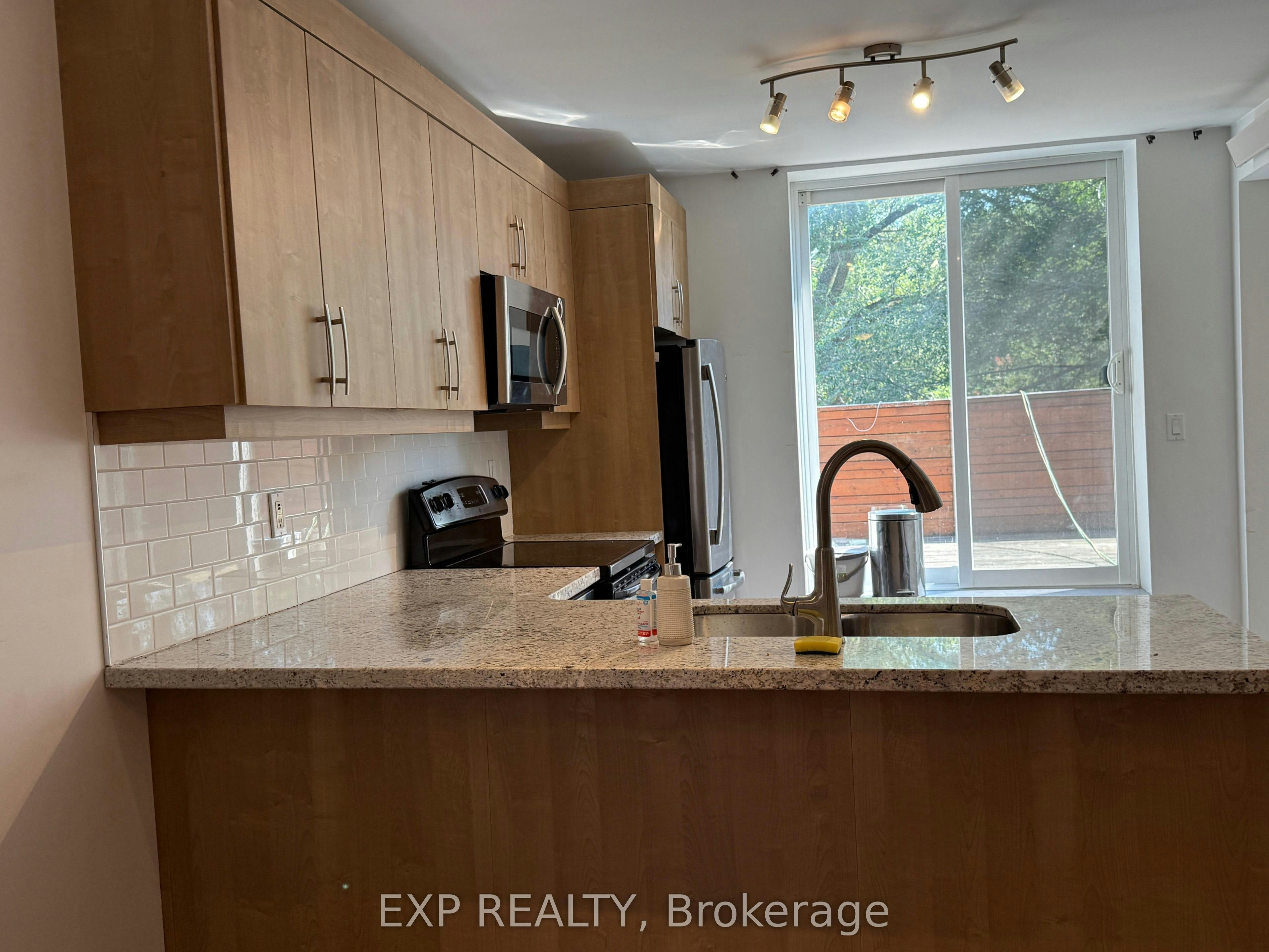 2F and 3F-7 Lansdowne Avenue, Toronto, ON, M6K 2V7 - 20