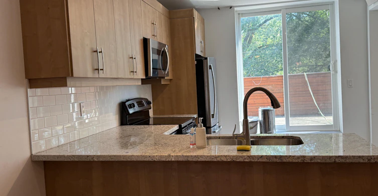 2F and 3F-7 Lansdowne Avenue, Toronto, ON, M6K 2V7 - 20