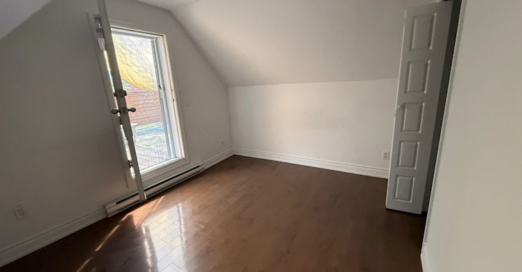 2F and 3F-7 Lansdowne Avenue, Toronto, ON, M6K 2V7 - 3