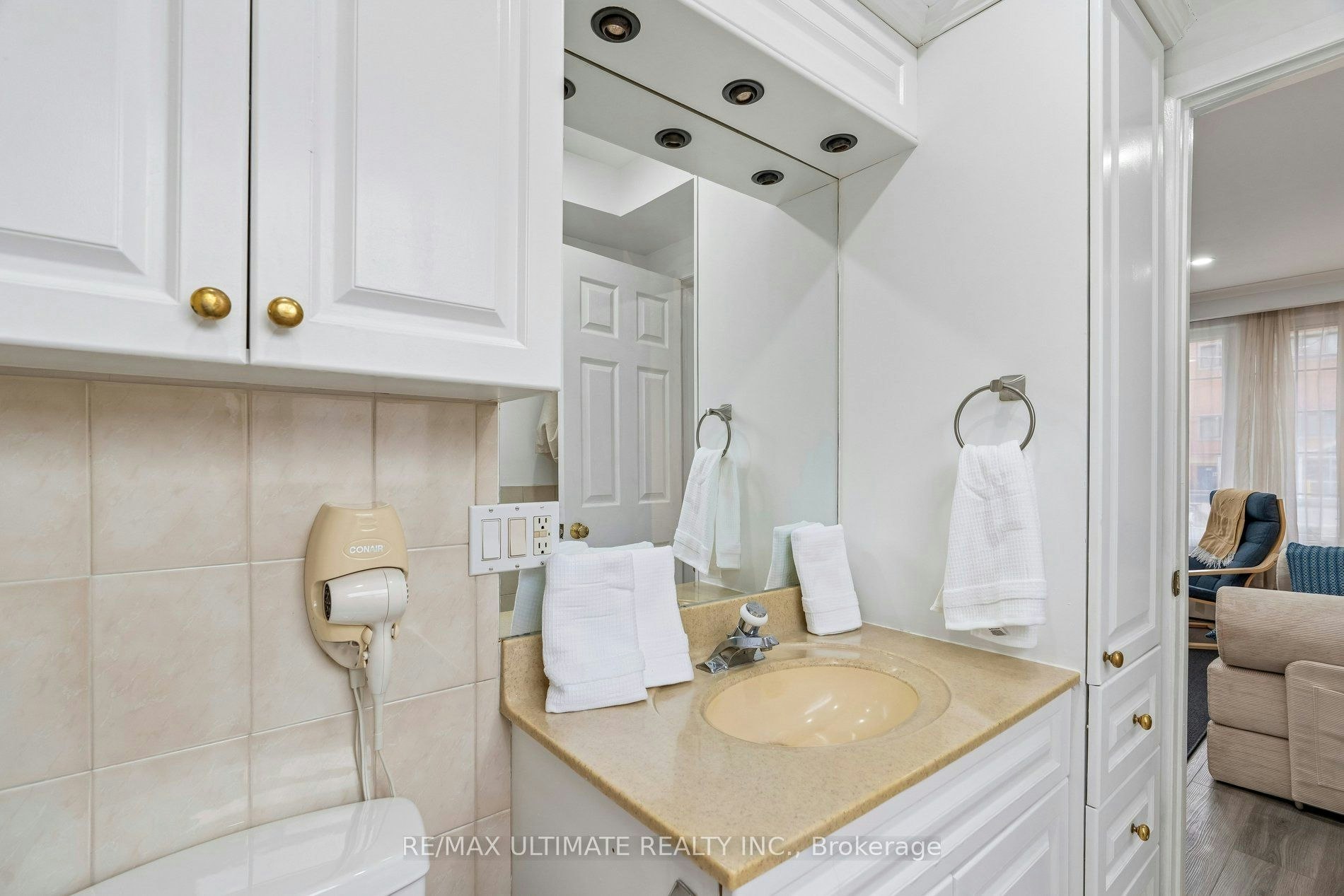 1-213 Close Avenue, Toronto, ON, M6K 2V6 - 21