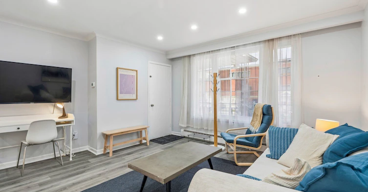1-213 Close Avenue, Toronto, ON, M6K 2V6