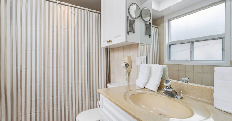 1-213 Close Avenue, Toronto, ON, M6K 2V6 - 20
