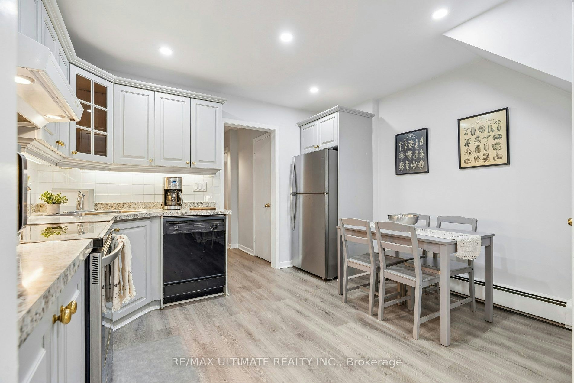 1-213 Close Avenue, Toronto, ON, M6K 2V6 - 12