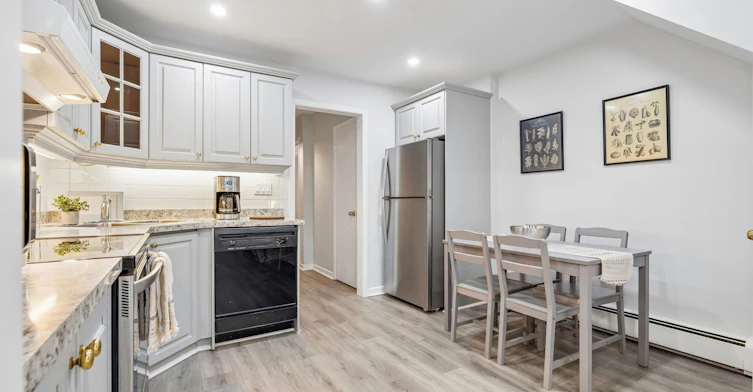 1-213 Close Avenue, Toronto, ON, M6K 2V6 - 12