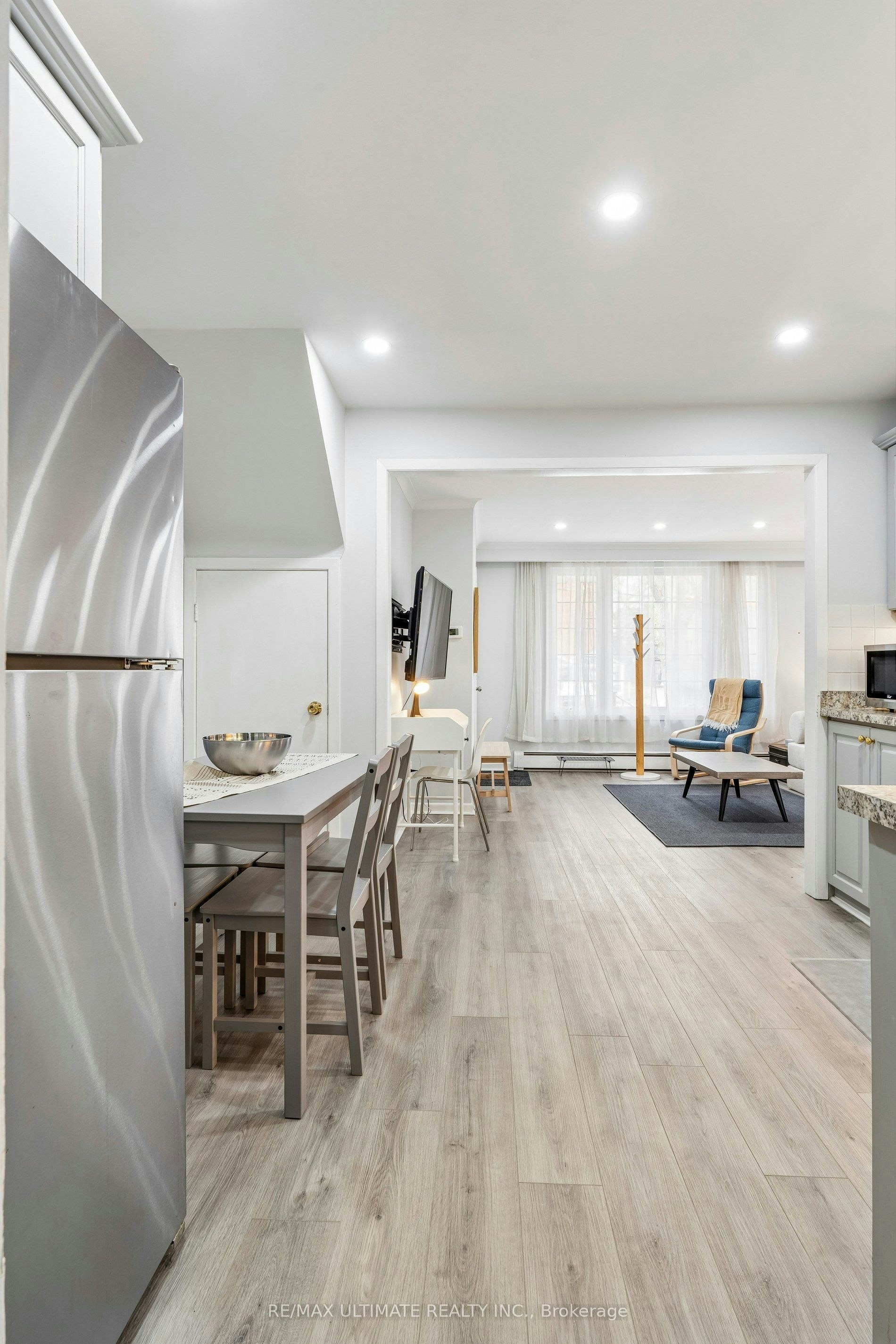 1-213 Close Avenue, Toronto, ON, M6K 2V6 - 14