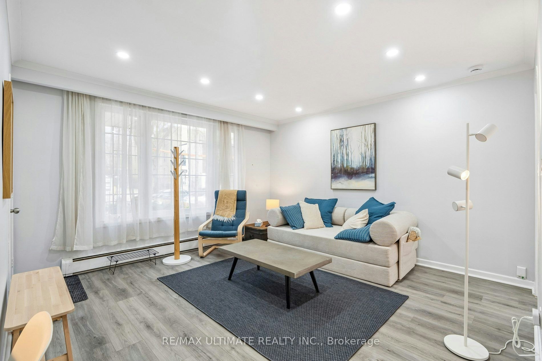 1-213 Close Avenue, Toronto, ON, M6K 2V6 - 2