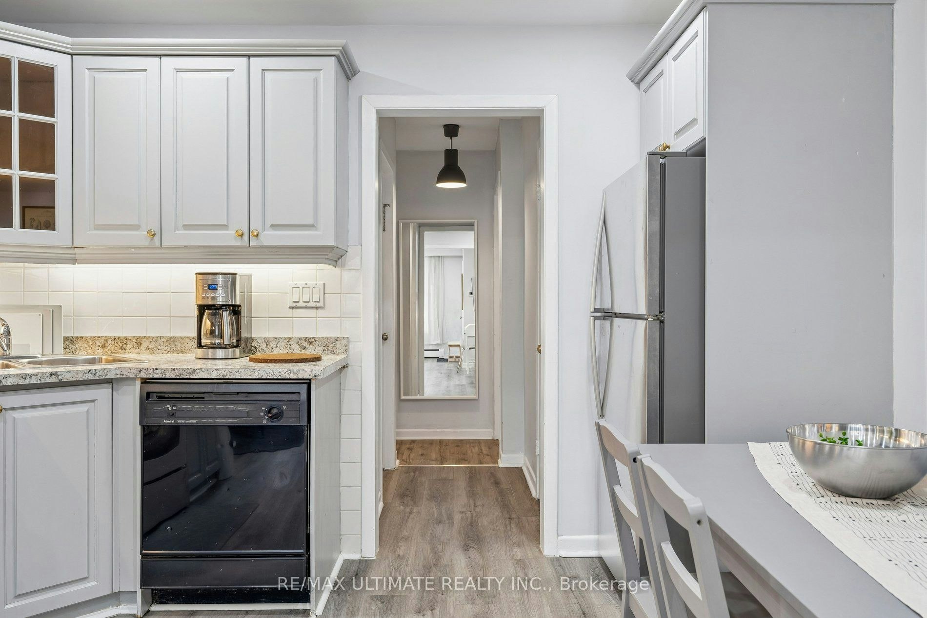 1-213 Close Avenue, Toronto, ON, M6K 2V6 - 13