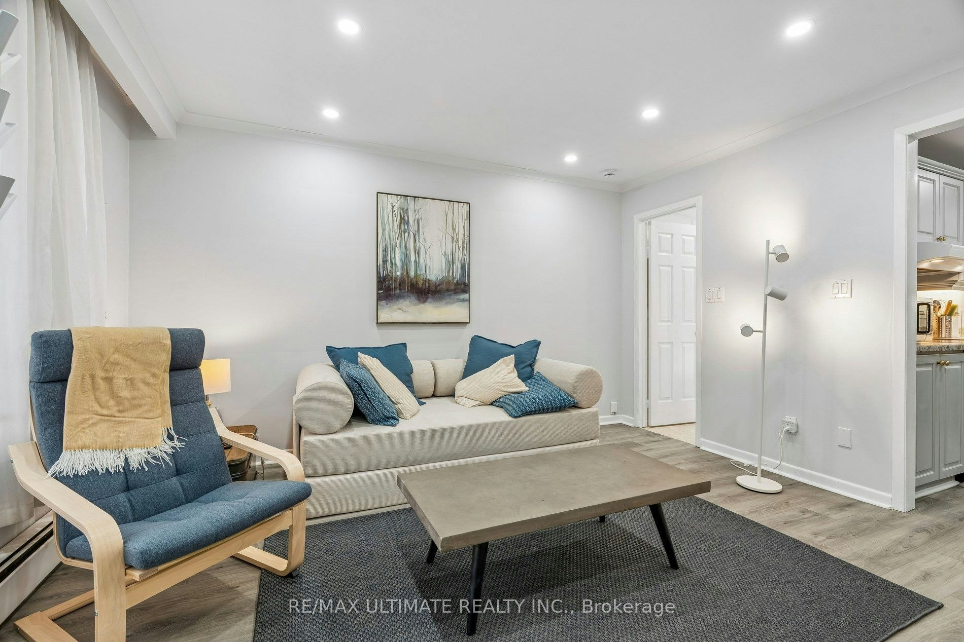 1-213 Close Avenue, Toronto, ON, M6K 2V6 - 3