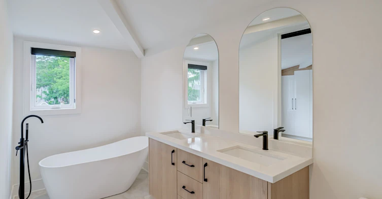 37 Wesley Avenue, Mississauga, ON, L5H 2M6 - 26