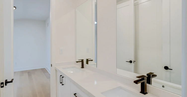 37 Wesley Avenue, Mississauga, ON, L5H 2M6 - 33