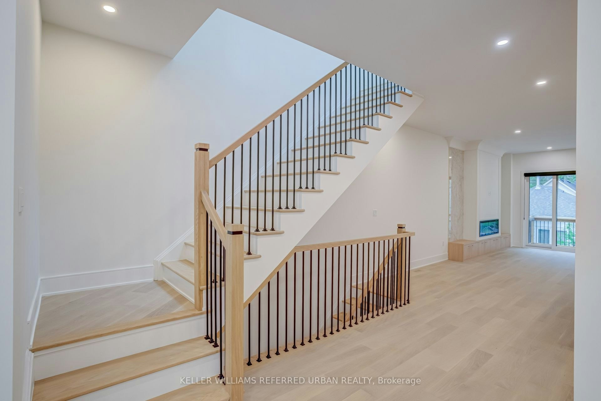 37 Wesley Avenue, Mississauga, ON, L5H 2M6 - 22