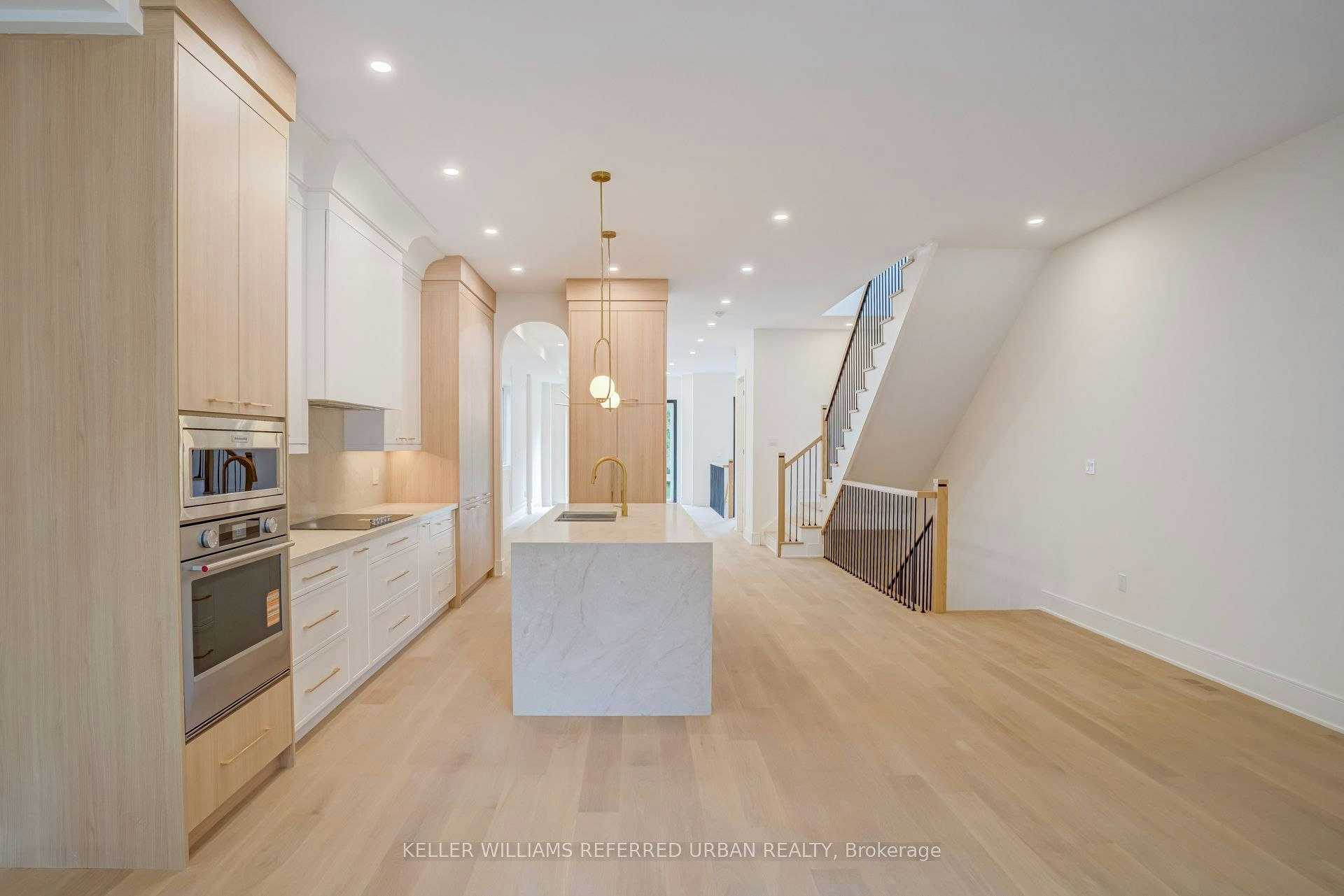 37 Wesley Avenue, Mississauga, ON, L5H 2M6 - 16