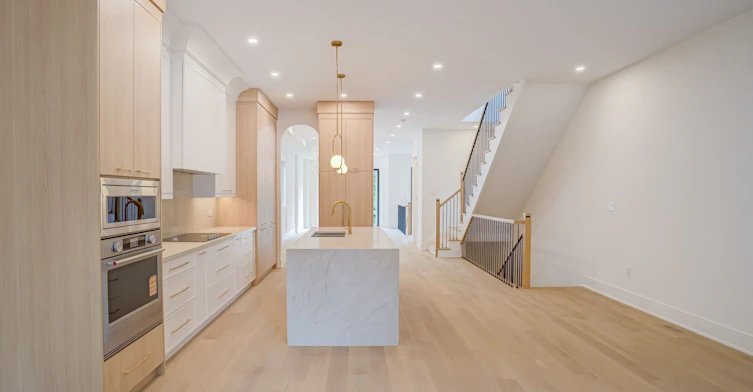 37 Wesley Avenue, Mississauga, ON, L5H 2M6 - 16