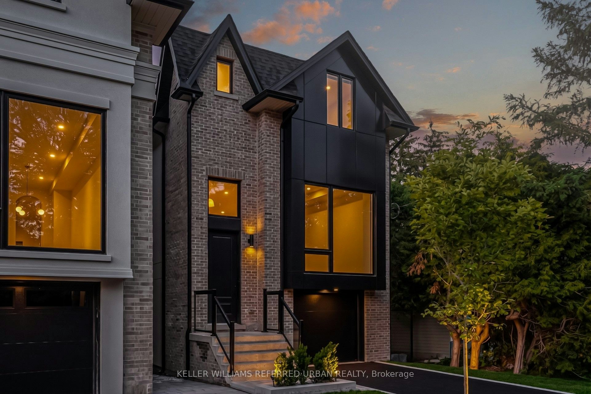 37 Wesley Avenue, Mississauga, ON, L5H 2M6