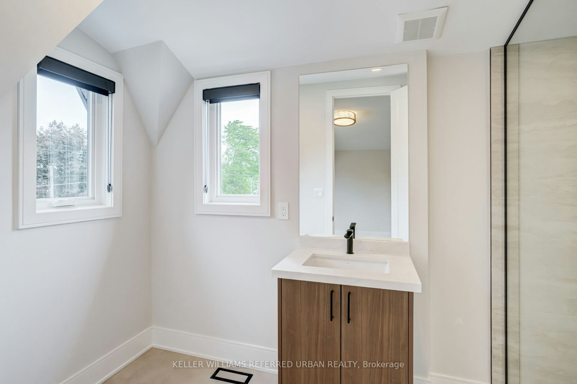 37 Wesley Avenue, Mississauga, ON, L5H 2M6 - 39