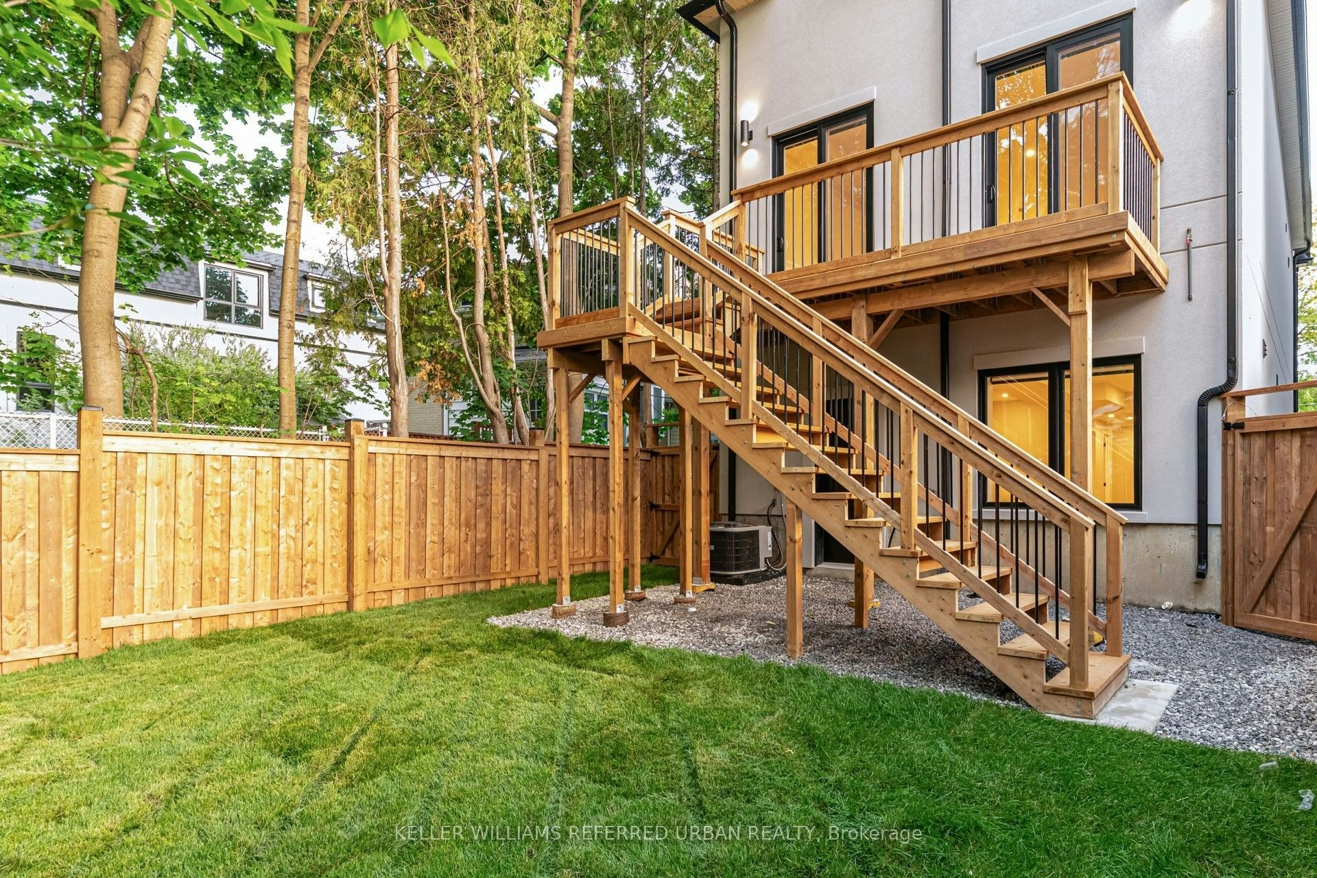 37 Wesley Avenue, Mississauga, ON, L5H 2M6 - 48