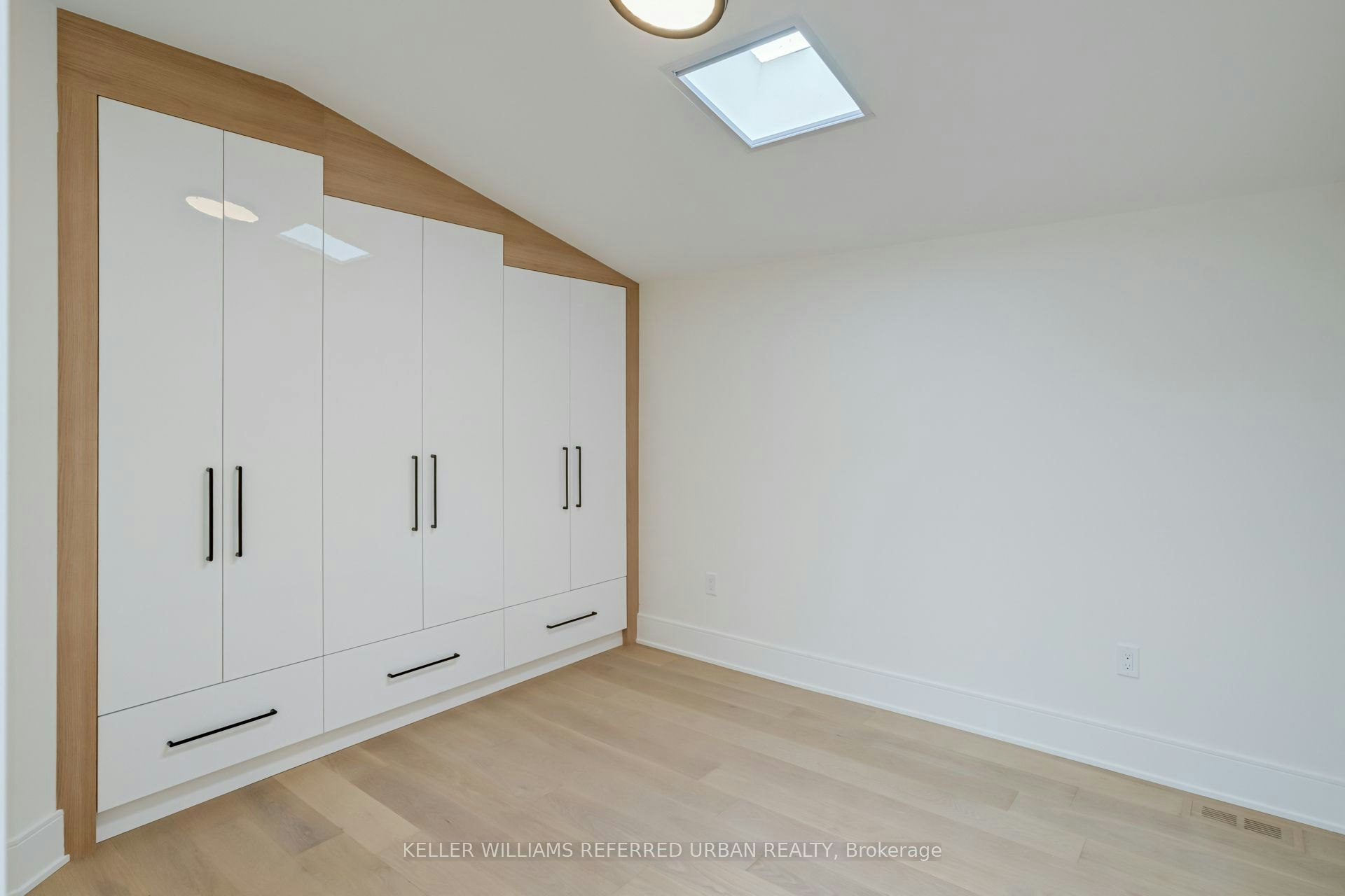37 Wesley Avenue, Mississauga, ON, L5H 2M6 - 34