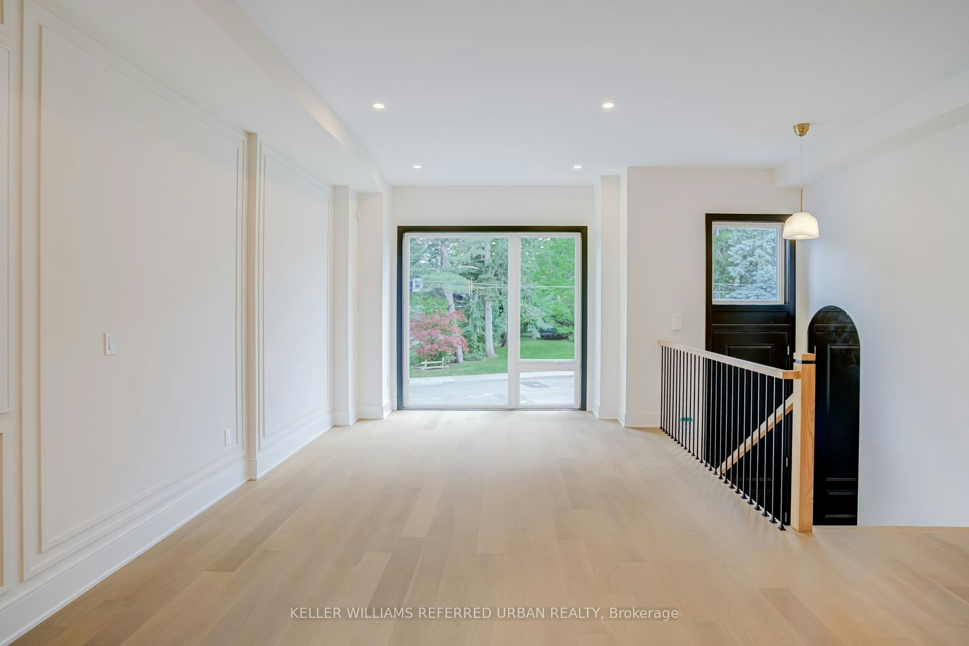 37 Wesley Avenue, Mississauga, ON, L5H 2M6 - 12