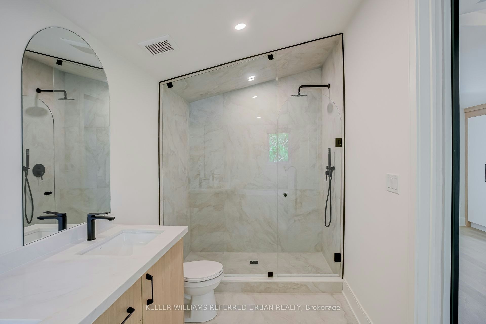 37 Wesley Avenue, Mississauga, ON, L5H 2M6 - 25