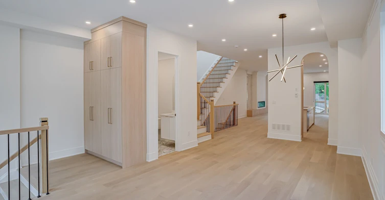 37 Wesley Avenue, Mississauga, ON, L5H 2M6 - 5