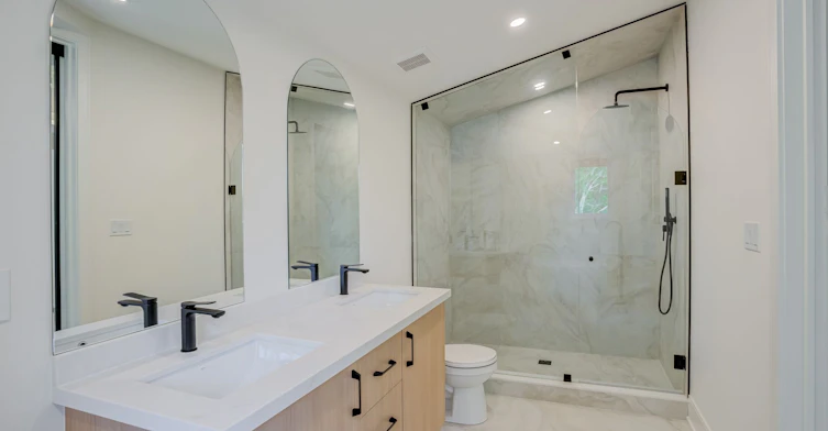 37 Wesley Avenue, Mississauga, ON, L5H 2M6 - 24