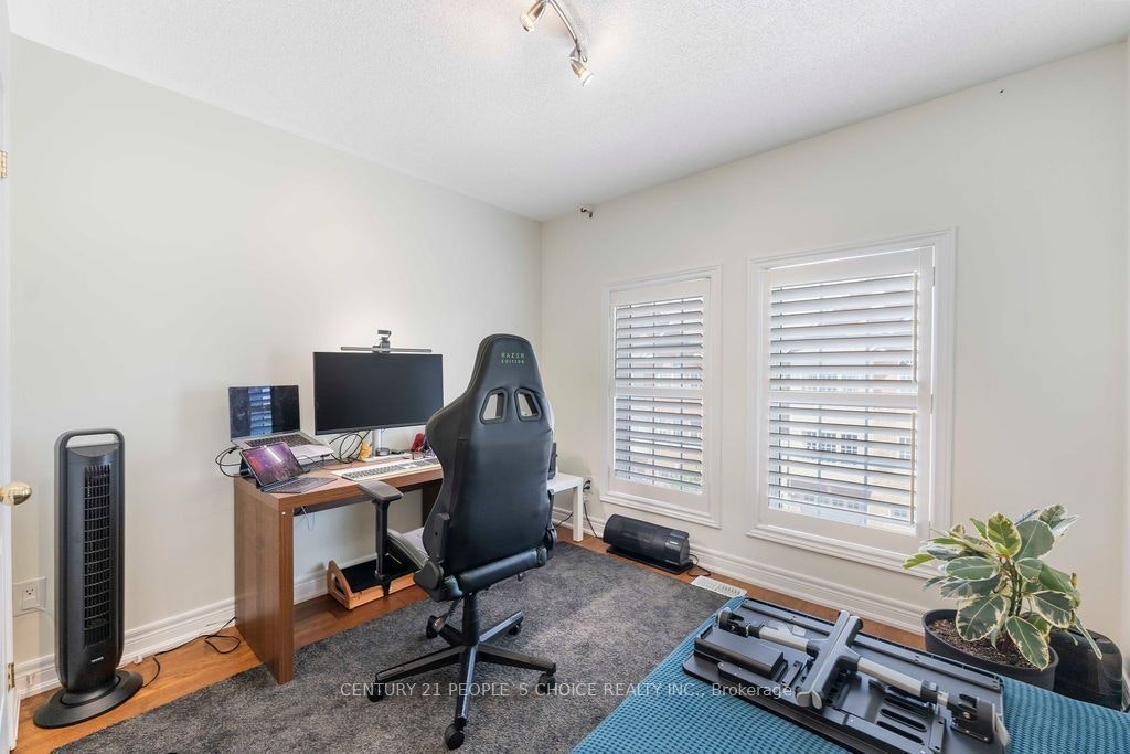 40-230 Paisley Boulevard W, Mississauga, ON, L5B 0C5 - 41