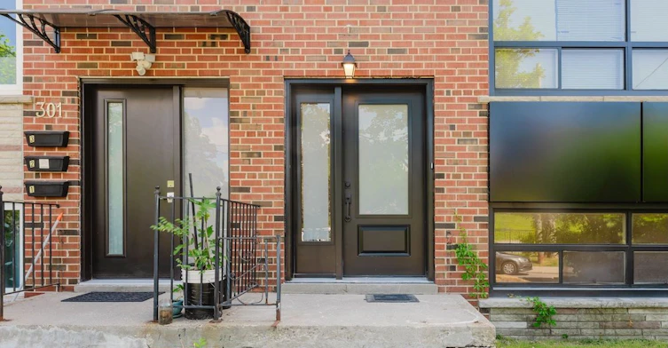 3-299 Quebec Avenue, Toronto, ON, M6P 2V2 - 4