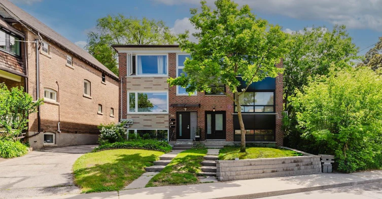 3-299 Quebec Avenue, Toronto, ON, M6P 2V2 - 3
