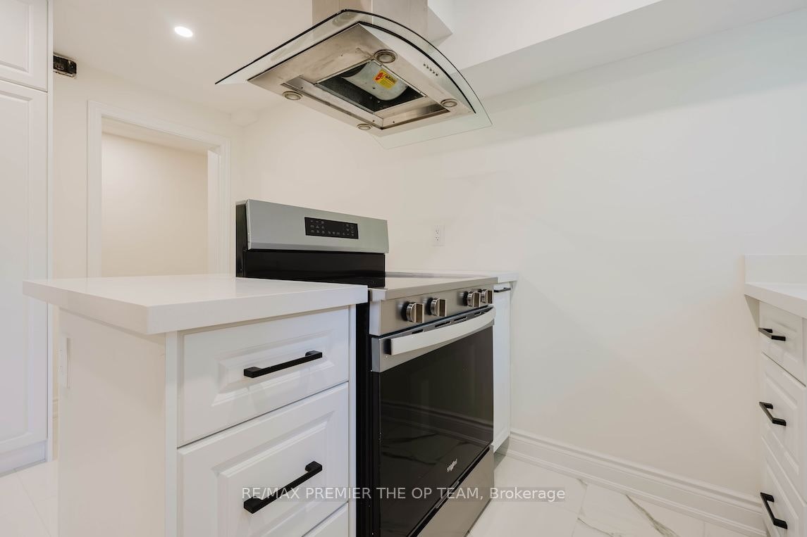 1-299 Quebec Avenue, Toronto, ON, M6P 2V2 - 8