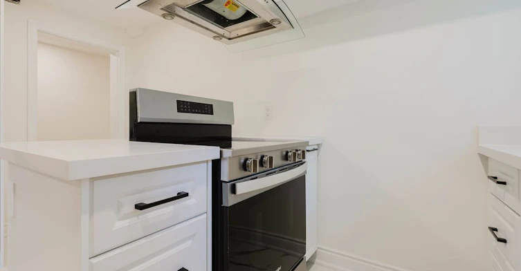 1-299 Quebec Avenue, Toronto, ON, M6P 2V2 - 8