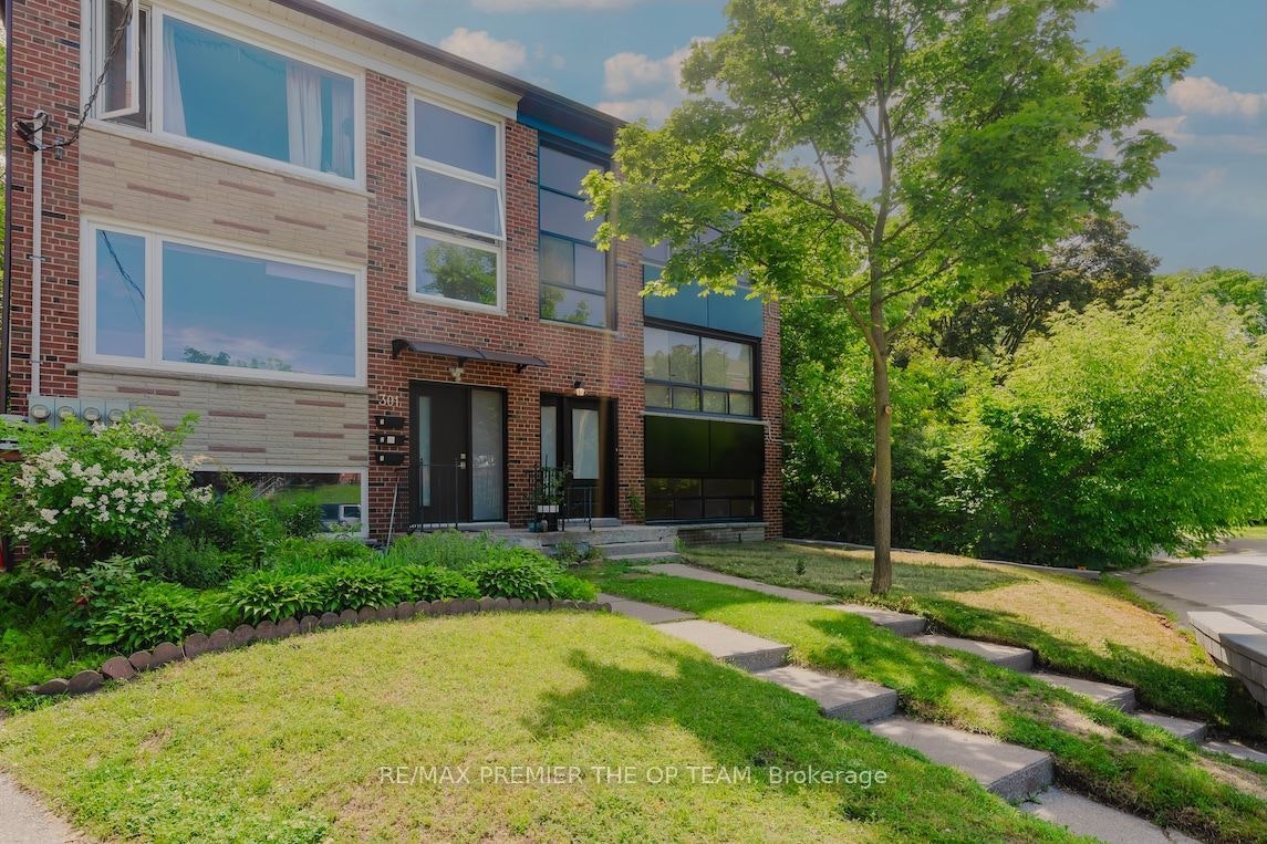 1-299 Quebec Avenue, Toronto, ON, M6P 2V2 - 3