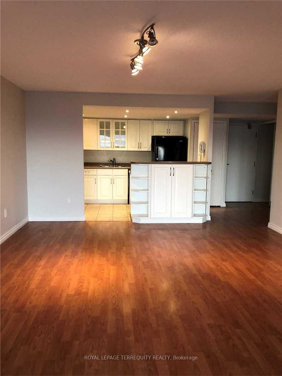 PH06-2091 Hurontario Street, Mississauga, ON, L5A 4E6 - 3