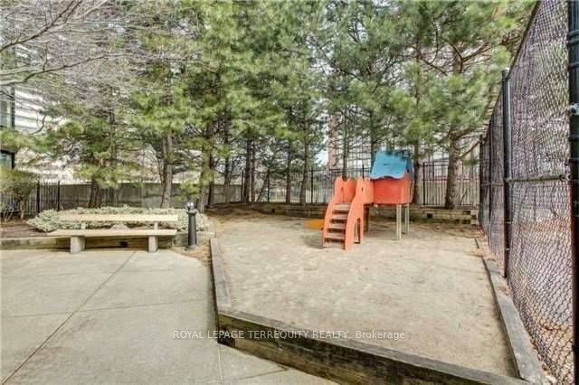 PH06-2091 Hurontario Street, Mississauga, ON, L5A 4E6 - 14
