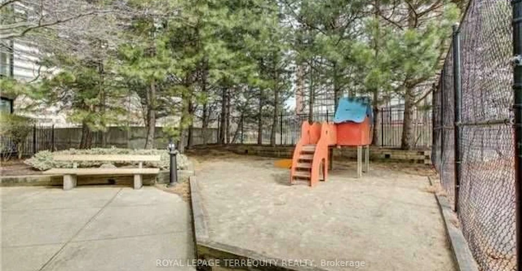 PH06-2091 Hurontario Street, Mississauga, ON, L5A 4E6 - 14