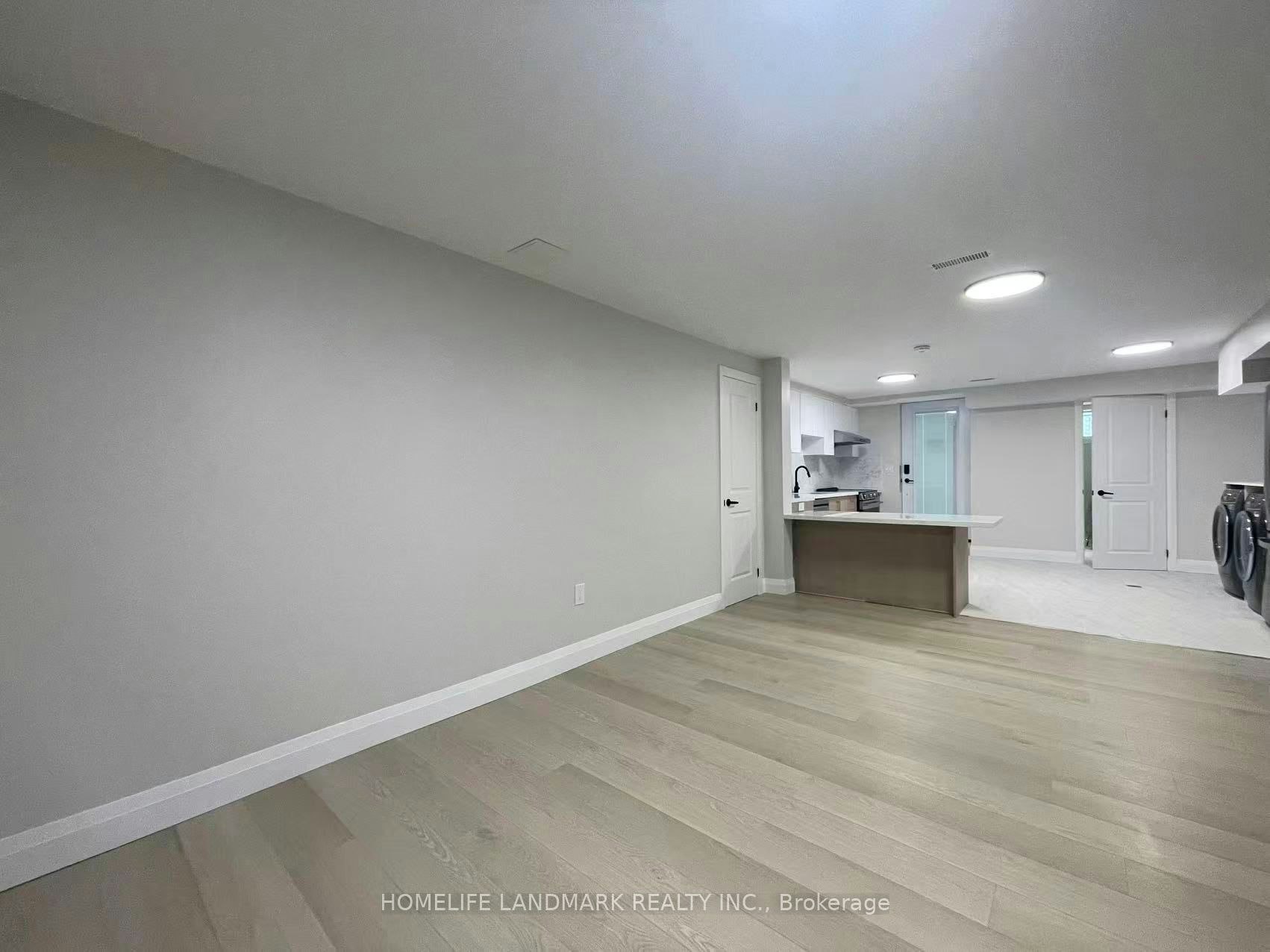 Unit 3-17 Rosemeade Avenue, Toronto, ON, M8Y 3A2 - 3